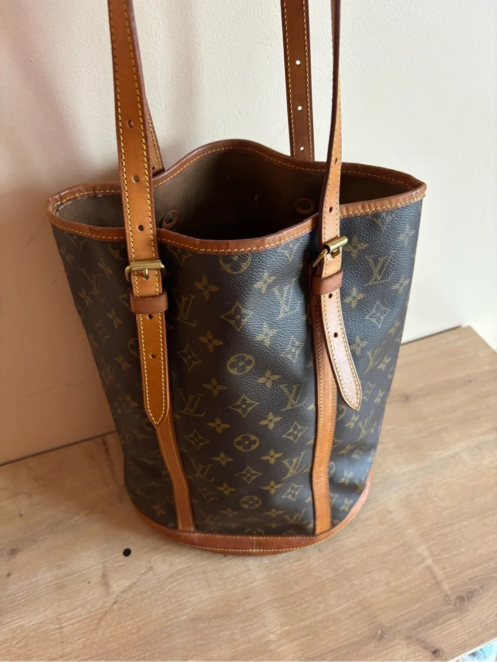 Authentic Louis Vuitton bucket GM monogram